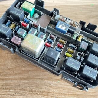 1999 CHRYSLER TOWN-&-COUNTRY FUSE BOX ENGINE