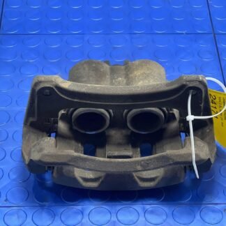 Caliper / Sapo delantera izquierda | 2017 SUBARU LEGACY CALIPER LEFT FRONT 2.5L, SEDAN, L
